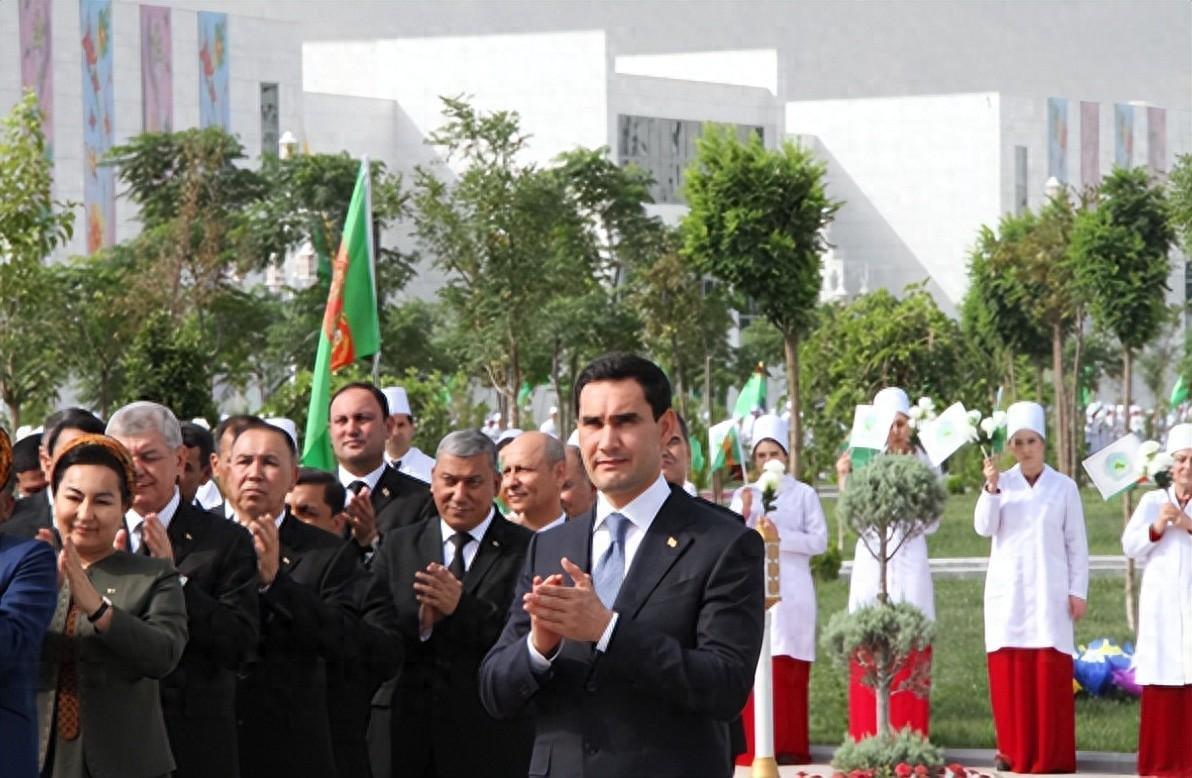 欧冠直播-这才是铁哥们!还清中国81亿欠债,赠百亿大礼,西方各国都眼红